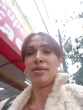 Irresistible24 webcam