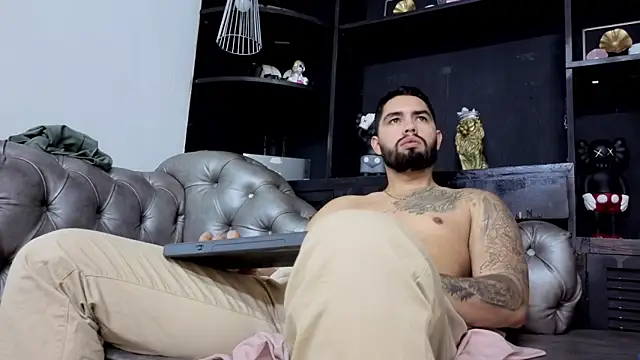 matteosantos - Matteosantos's free webcam - UK Sex Cams