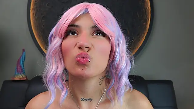 miss_sharlotte18 webcam