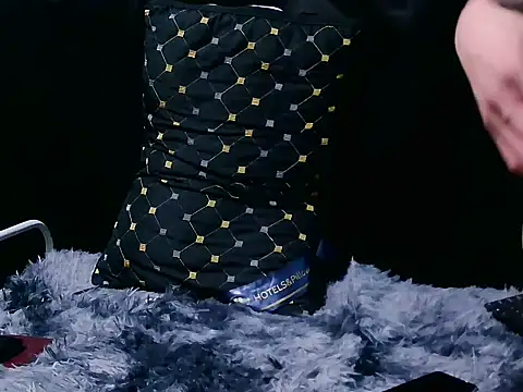 Hot-babyyboy30 webcam