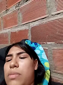 Webcam Model (triana-hot18)  is live.Free join now!