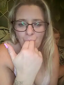 SweetXCandyX from StripChat is Freechat