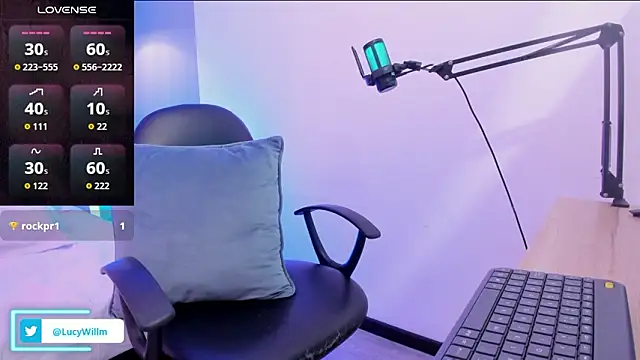 Lucy_Williiams webcam