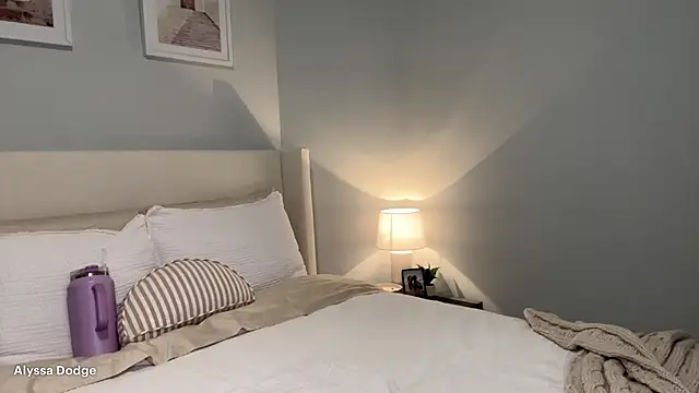AlyssaDodge webcam