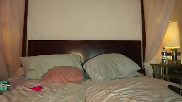 Katyerave's Stripchat show and profile