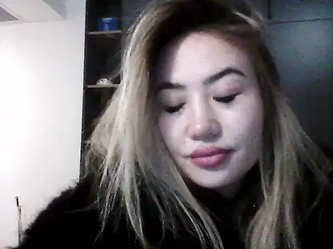 Live solo webcam of Morivane