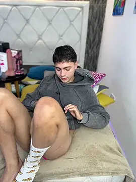 samu_hott - Samu_Hott's free webcam - UK Sex Cams