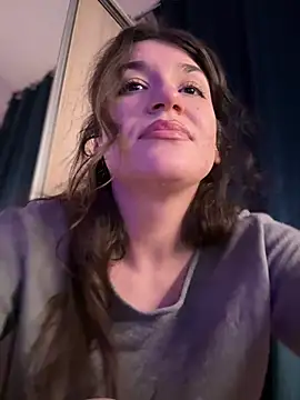 ScarletBloom_ webcam