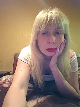 SelinaLovqx from StripChat is Freechat