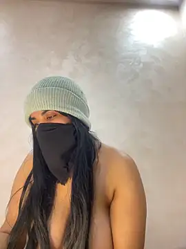 Nabila-hanouna webcam