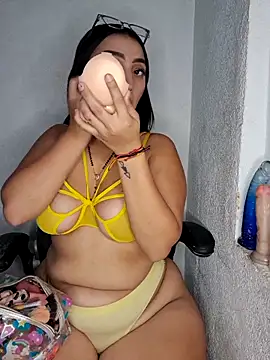 Webcam Model (Mia_em)  is live.Free join now!