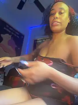 Webcam Model (loveluna8) is live