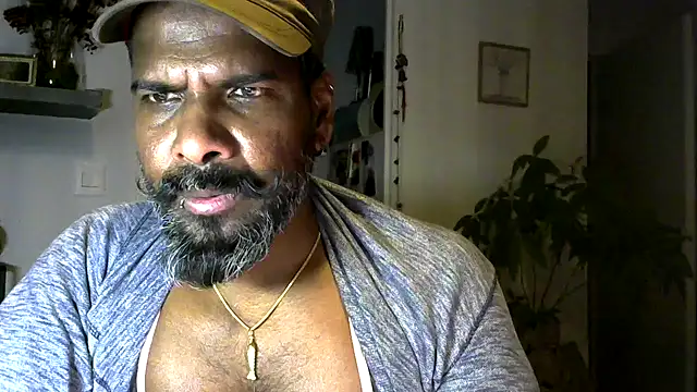 frenchblackc31 webcam