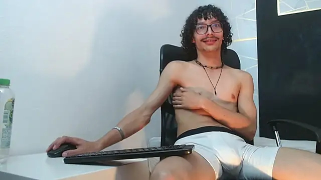 KittyStarmorbid webcam