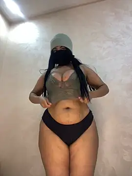 Nabila-hanouna webcam