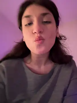 ScarletBloom_ webcam