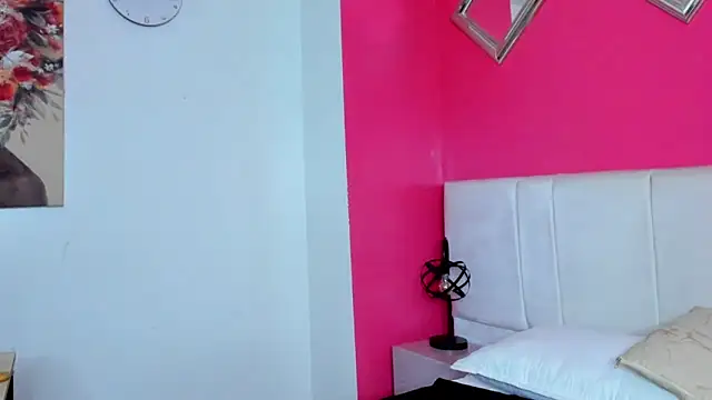 minibombom - Minibombom's free webcam