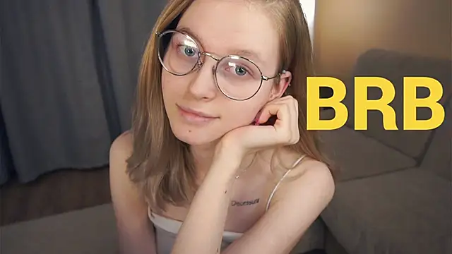 toyapletz - ToyaPletz's free webcam