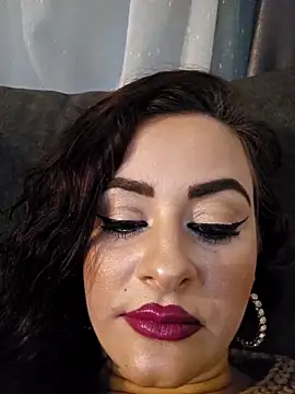 WatchTheQUEEnConQuer88 webcam