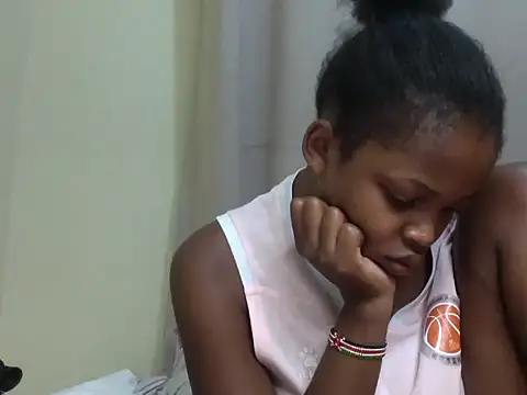 queen-sasha - Queen-sasha's free webcam - UK Sex Cams