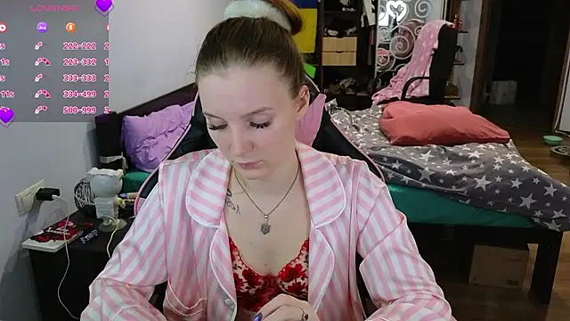 Mary_Blu webcam