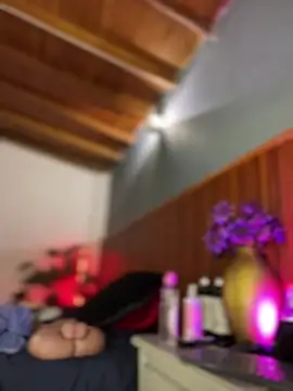 Webcam Model (MarilynSmith01)  is live.Free join now!