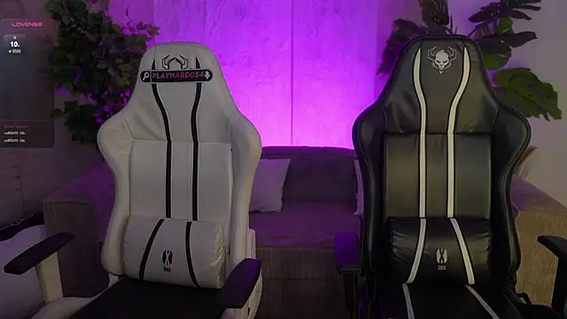 Magnetic_Mia_ webcam