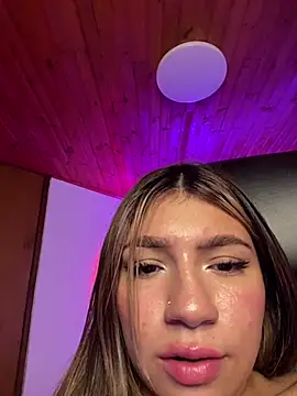 Isabella18_pink webcam