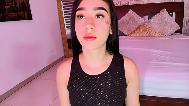 emily_clarkk_ webcam