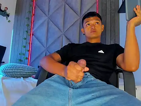 AndrewKenoxx_ webcam