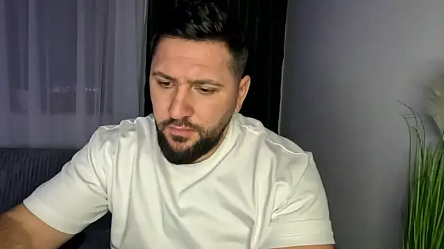 Gold_Alpha_Boy webcam