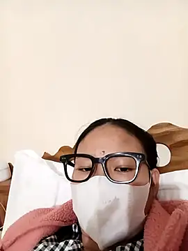 Naked_like_the_moon_usa webcam