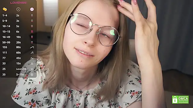 toyapletz - ToyaPletz's free webcam