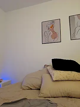 victoriaevaans_ (F young) - Show tits and play with them