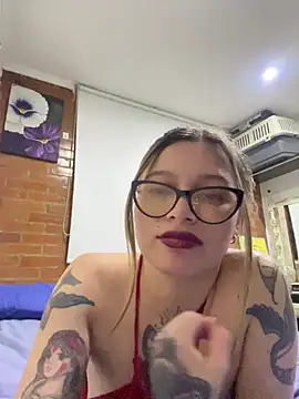 Webcam Model (KoraSweett)  is live.Free join now!