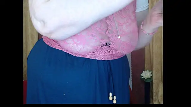 PlayfullMature webcam