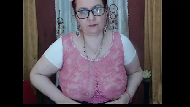 PlayfullMature webcam