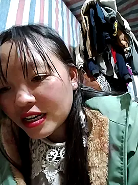 Live solo webcam of Minkine022