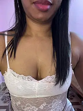 tamil_Aarathi webcam