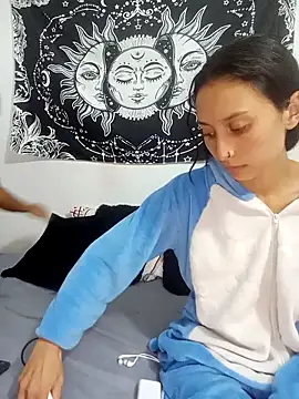 abby_n_emily - Abby_n_emily's free webcam