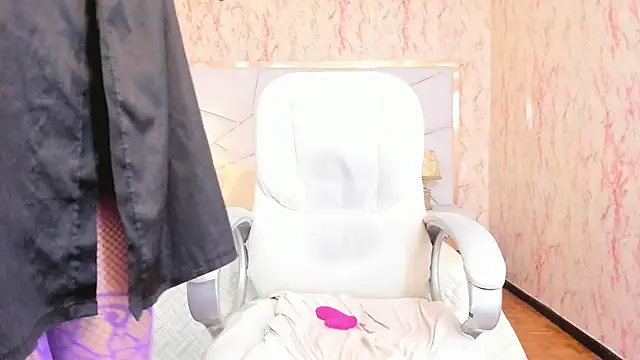 Emily_Whinfre webcam