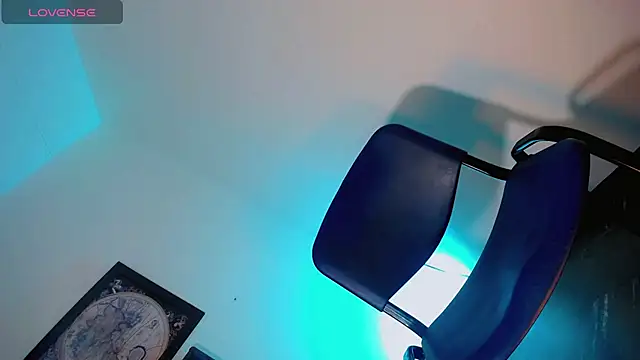 katha_Crawford webcam