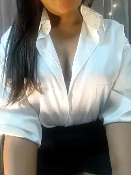 skylarmaexo_love (Ask my age) - Ass spank 🔥🔥 over panty