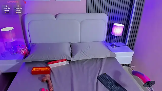 Clawdeen__wolf webcam