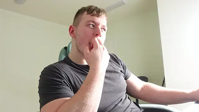 richard_dullas (M twink) - NIPPLE CLAMPS ON MY BICEPS