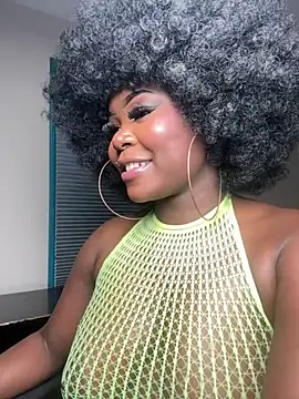 WomanNextdoor1 webcam