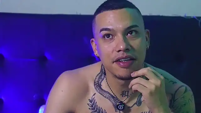 AlphaMasterXxx webcam