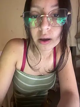 noamilk - Noamilk's free webcam - UK Sex Cams