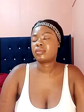 luciouslips00 - Luciouslips00's free webcam - UK Sex Cams