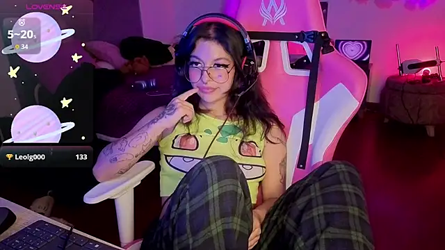 larah_uwu webcam